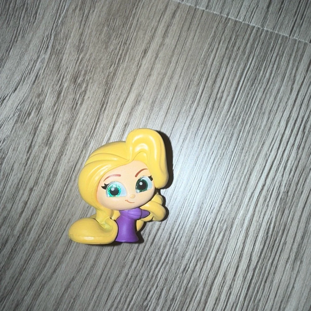 ⭐️Tangled Disney Doorable⭐️‎